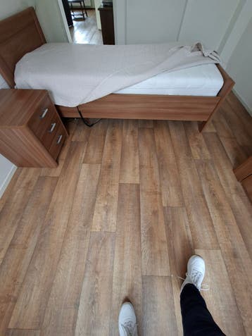 Bed /nachtkastje/ kledingkast