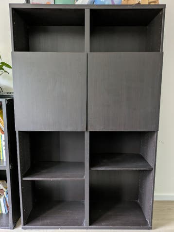 Hoge kast zwartbruin 190x120x41cm (kan niet uit elkaar)