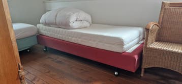 Boxspring / bed 1 persoons