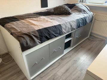 GRATIS Eenpersoonsbed met opbergruimte,matras en lattenbodem