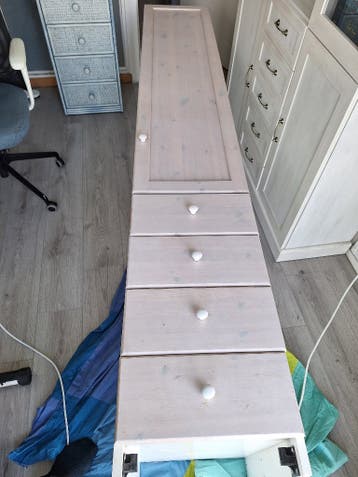 Hoge smalle kast (2e hands, gratis)
