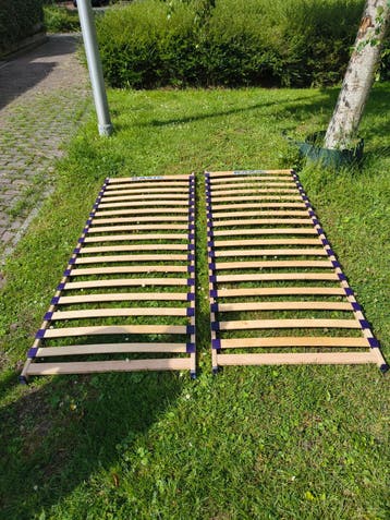 Twee lattenbodems 80x210 cm GRATIS