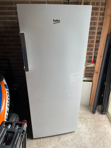 Beko vriezer no frost - defect (nieuwprijs +€500)