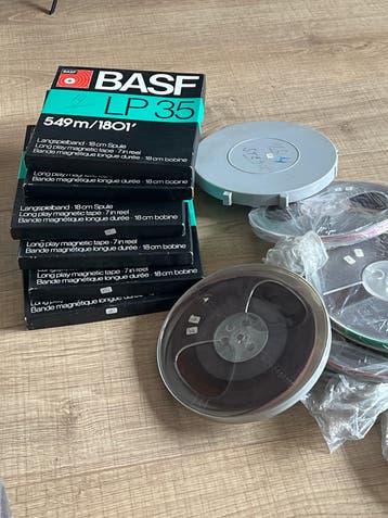 14 banden voor bandrecorder met muziek e.d. - Afhalen