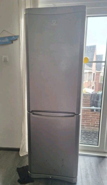 GRATIS Indesit Koel-vriescombinatie BAAN 13