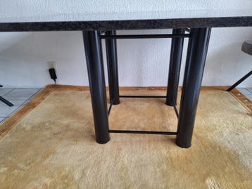 Marmeren.eettafel zwart