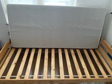 Gratis eenpersoonsbed (200x100 cm) in goede staat