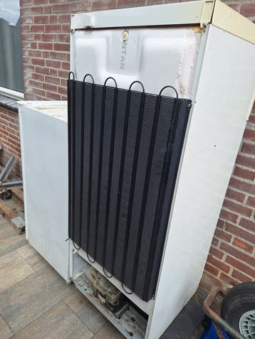 Koelkast, merk onbekend, voor onderdelen of reparatie