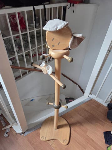 Leuke houten kinderkapstok in de vorm van een muis