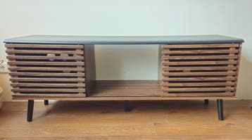 Modern TV-meubel met lattenfronten - 140 cm breed