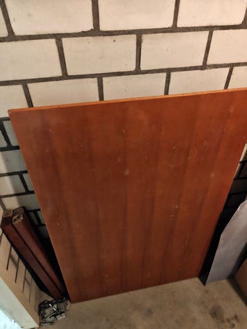 Gebruikte houten tafel met vier poten - Gratis ophalen