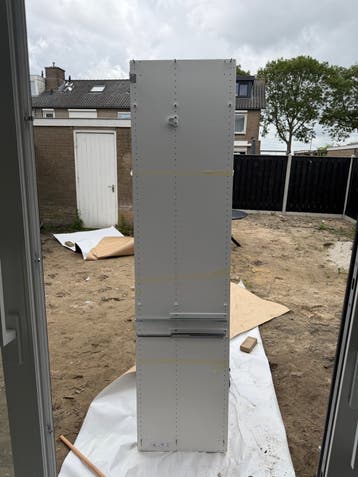Witte kasten (1 jaar oud) - Spoedverkoop wegens verhuizing