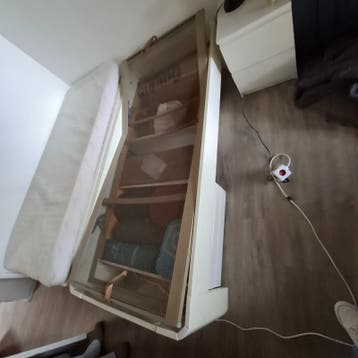 Twee Auping bedden met verstelbare spiralen (gratis)