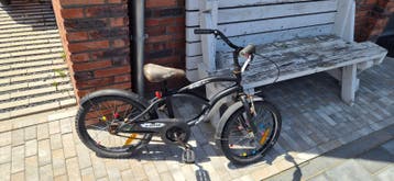 Zwarte kinderfiets - Gebruikt. Gratis af te halen