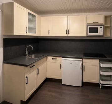 Volledig gedemonteerde en schoongemaakte keuken