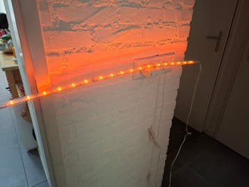 LED strip met lang snoer en plakstrip