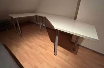 Bureau met kastjes