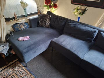 Comfortabele donkerblauwe hoekbank