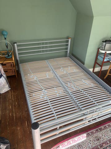 Tweepersoonsbed 140x200 cm met lattenbodems