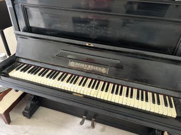 Zwarte piano