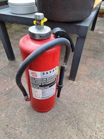 Gratis af te halen: Diverse spullen en brandblusser