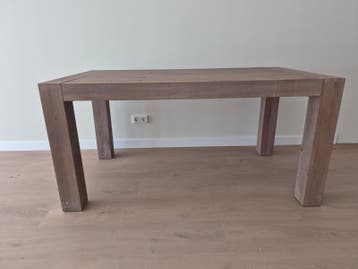 GRATIS OPHALEN - Robuuste eikenhouten eettafel