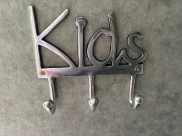Gratis Riviera Maison Kinderkapstok 'Kids'