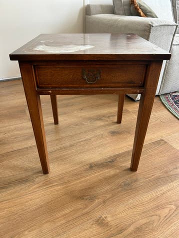 Houten bijzettafel met lade - 50x46x46 cm