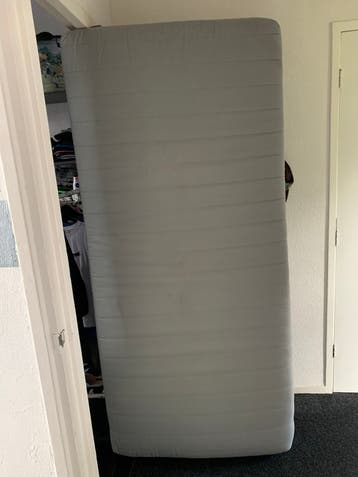 Stevig gebruikt matras, kan nog tijdje mee