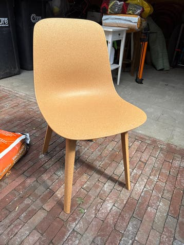 Mooi IKEA eetkamerstoeltje - gratis meenemen
