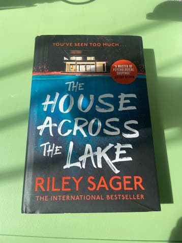 The House Across the Lake - Riley Sager (Engels)