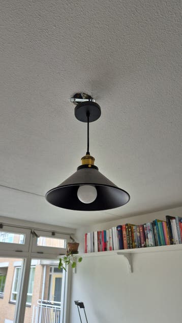 2 black lamps