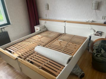 Gratis ophalen 2persoons bed en kaptafel