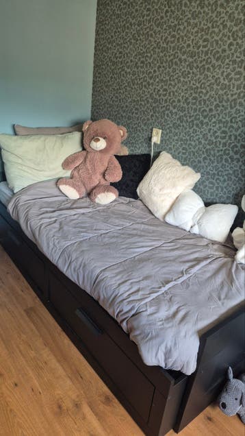 Ikea Hemnes Bedbank (1- of 2-persoons) met Kast Zwart