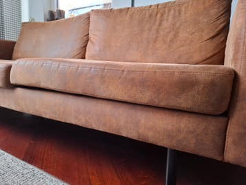 Comfortabele 2-zitsbank in cognac kleur