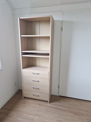 Gratis Boekenkast met lades