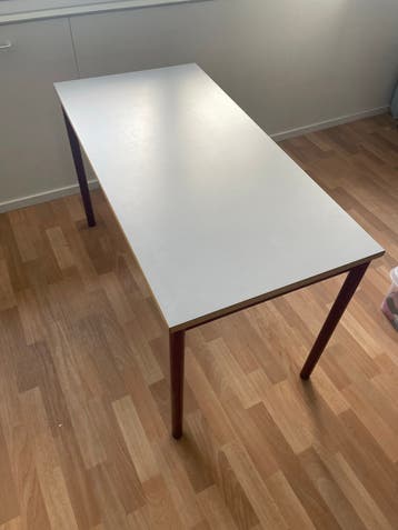 Rechthoekige tafel met metalen poten 120x60 cm, 73 cm hoog