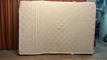 Gratis matras 140 x 200