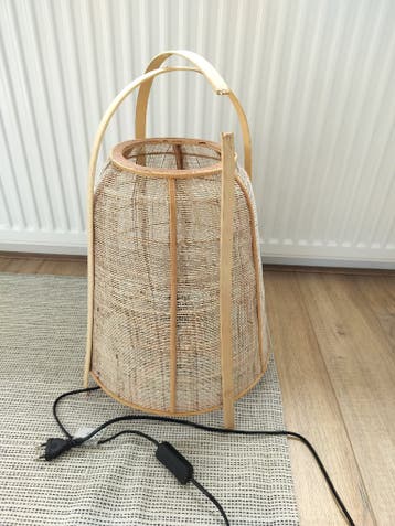 Opknapper: lamp Japandi stijl, gratis af te halen
