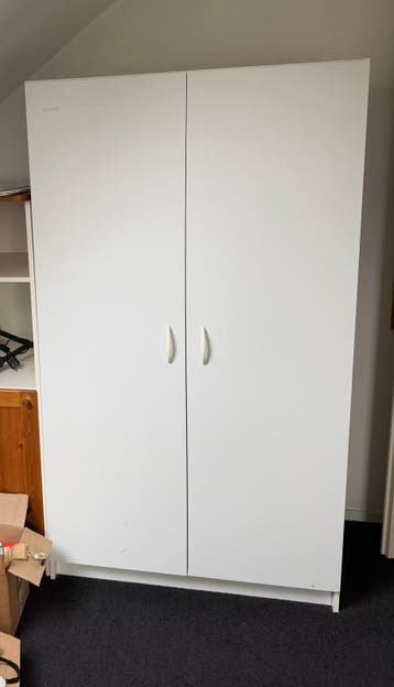 Witte kast (inmiddels uit elkaar gehaald)