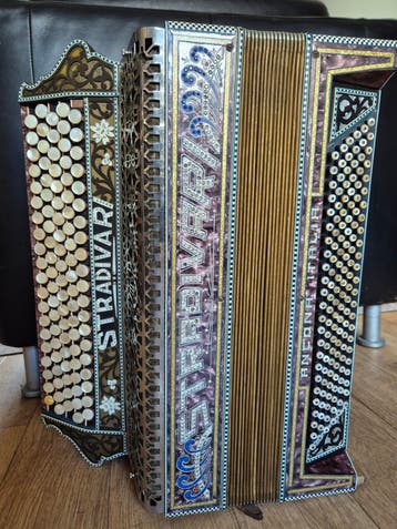 Stradivari Accordeon - Restauratieproject voor de liefhebber
