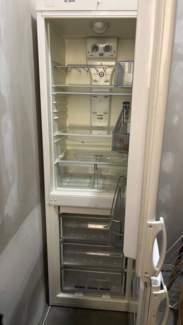 GRATIS Kapotte whirlpool koel vries combinatie