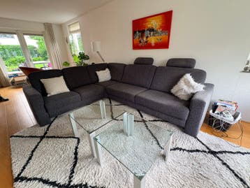 Grote, nette, grijze gemêleerde hoekbank (300x240 cm)