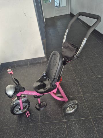 Roze driewieler met duwstang - Free Angel