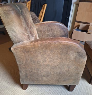 fauteuil met voetenbankje bruin