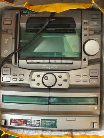 Pioneer Mega Changer 25+1-Disc Player met 2 boxen