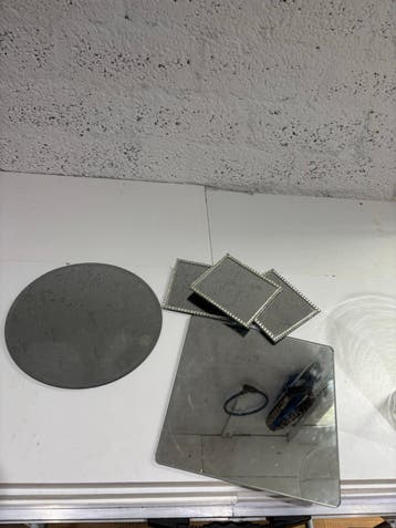 Diverse spiegels en spiegeltegels - Gratis af te halen
