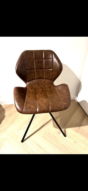 4 Stoelen gratis af te halen