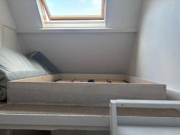 FREE Houten bedframe met lattenbodem (168x205) cm)