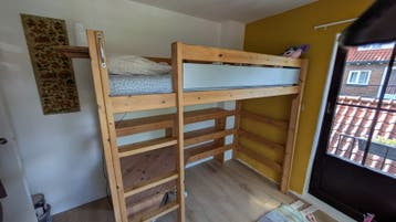 Lundia  houten hoogslaper met bureau en planken